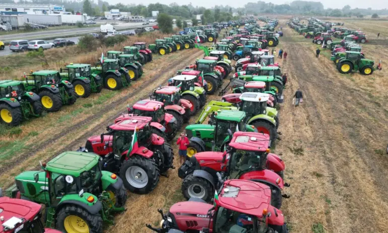 Протест: Земеделци блокират страната с тежка техника (КАРТА) - Tribune.bg