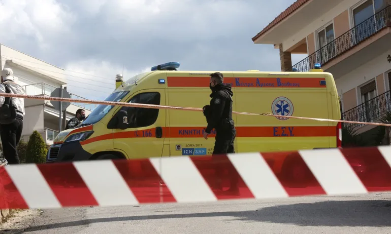 Скала падна върху хотел на остров Крит, загинала е жена - Tribune.bg