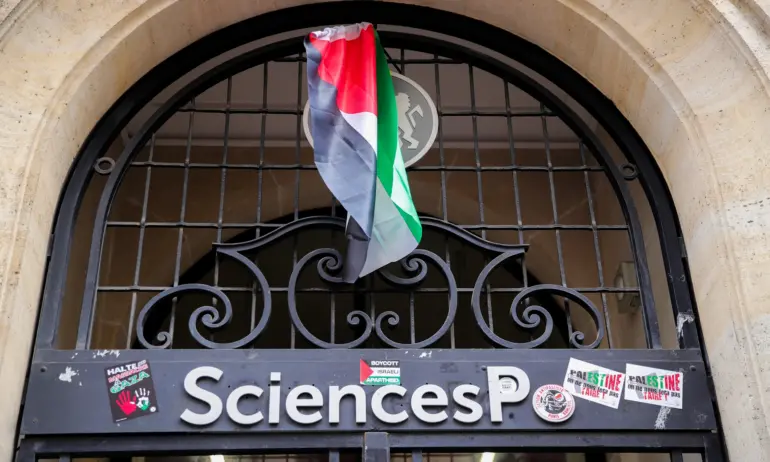 Френската полиция евакуира пропалестинските активисти, окупирали водещ университет в Париж - Tribune.bg