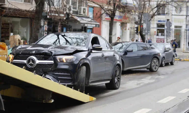 Верижна катастрофа в центъра на София - Tribune.bg