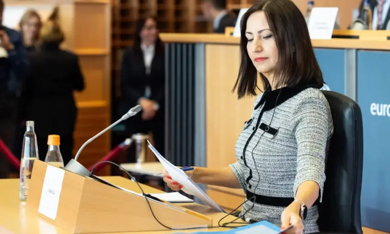 Голямо мнозинство в ЕП: Илиана Иванова ще е новият български еврокомисар (ВИДЕО) - Tribune.bg