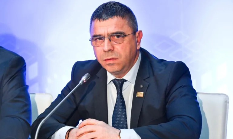 Атанас Илков за сухопътния Шенген: Изключително справедливо решение, много наши колеги през 2022 г. заплатиха с живота си - Tribune.bg