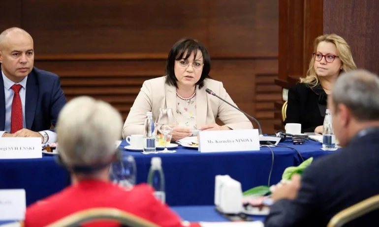 Нинова планира да извади Станишев от евроизборите - Tribune.bg