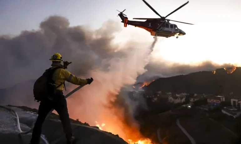 Лос Анджелис обяви извънредно положение заради мощен горски пожар (ВИДЕО) - Tribune.bg