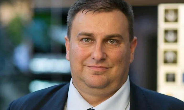 Емил Радев: Промените в Конституцията са начинът да изпълним препоръките на ЕК и Венецианската комисия - Tribune.bg