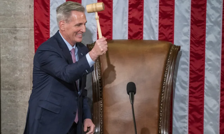 След 15-то гласуване Конгресът на САЩ си избра за председател републиканеца Кевин Маккарти - Tribune.bg