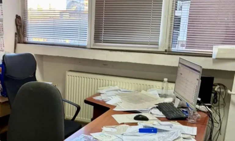 Служители на ГДБОП задържаха лекар за получаване на подкуп с