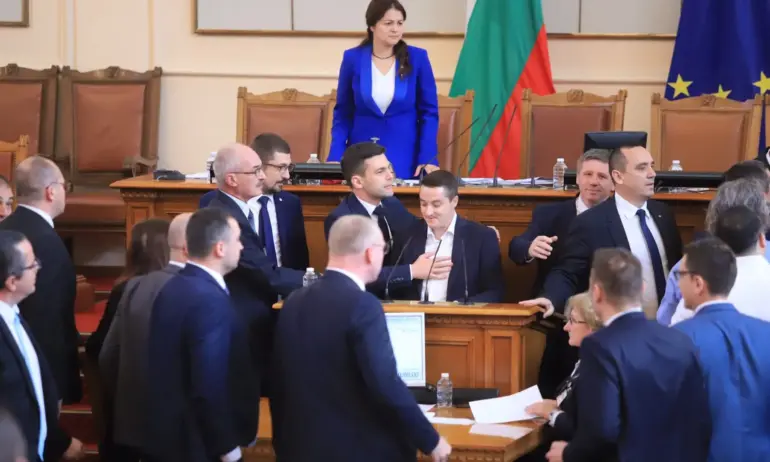 След плюнките и обвиненията в шпионаж: Божанков ще съди Цончо Ганев - Tribune.bg