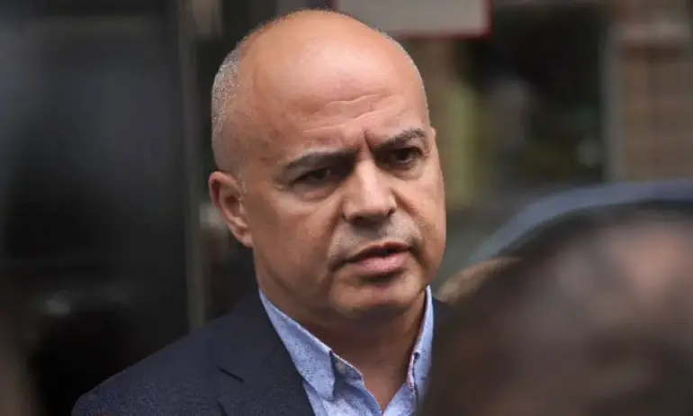 От БСП са категорични, че ще върнат третия мандат, ако им го връчат - Tribune.bg