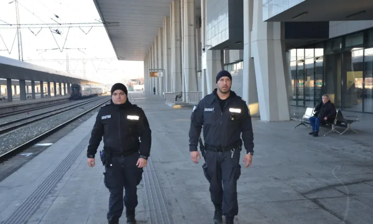 Фалшив сигнал за бомба на жп гарата в София - Tribune.bg