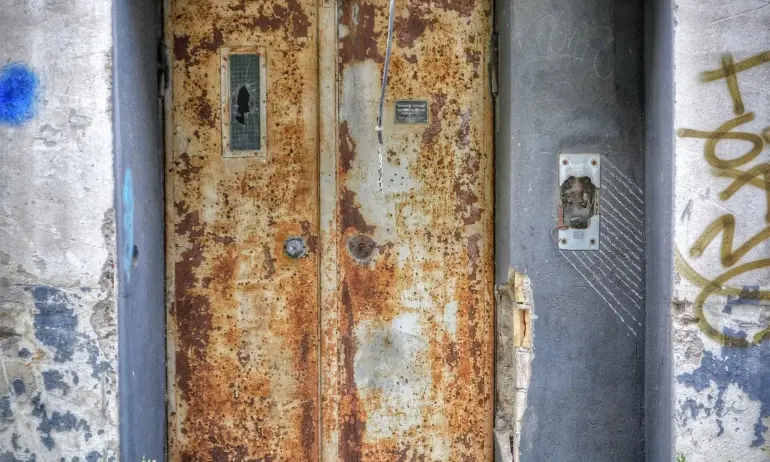 От догодина спират от движение десетки асансьори в страната - Tribune.bg