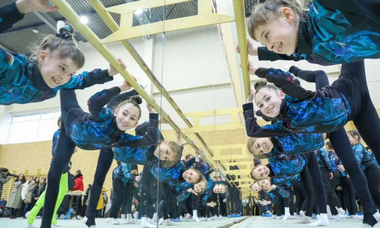 Глушков присъства на освещаването на реновираната зала по художествена гимнастика на Левски-Триадица (СНИМКИ) - Tribune.bg