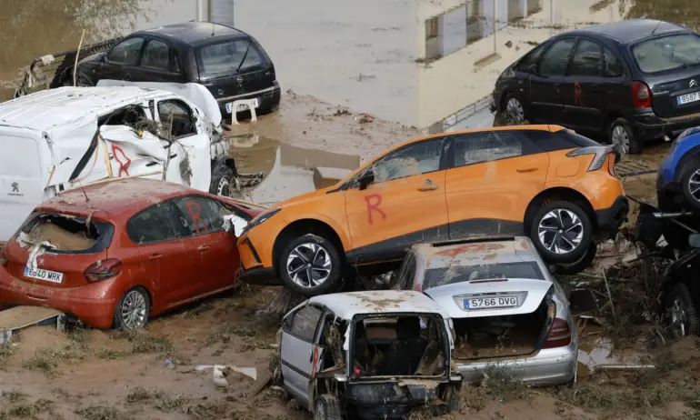 Българин е в неизвестност след водния ад във Валенсия - Tribune.bg