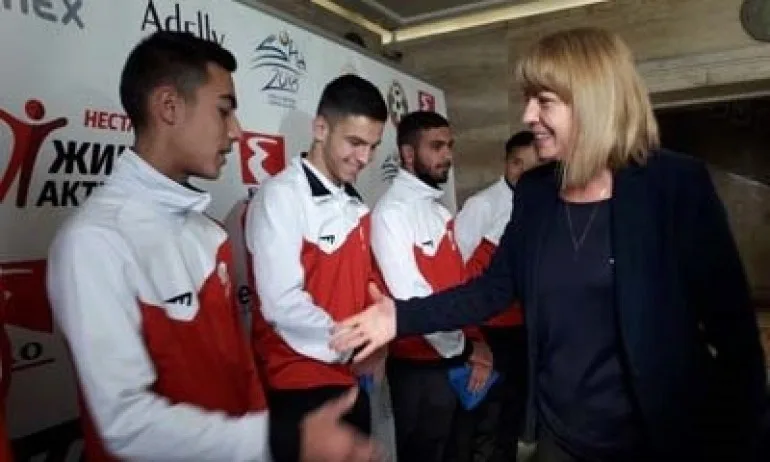 Фандъкова изпрати към успех Отбора на надеждата - Tribune.bg