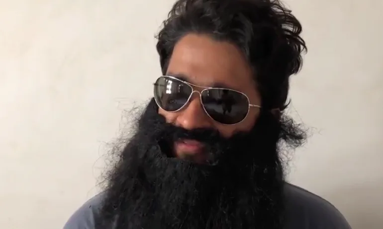 Това е Рафаел, който съди родителите си… че е роден - Tribune.bg