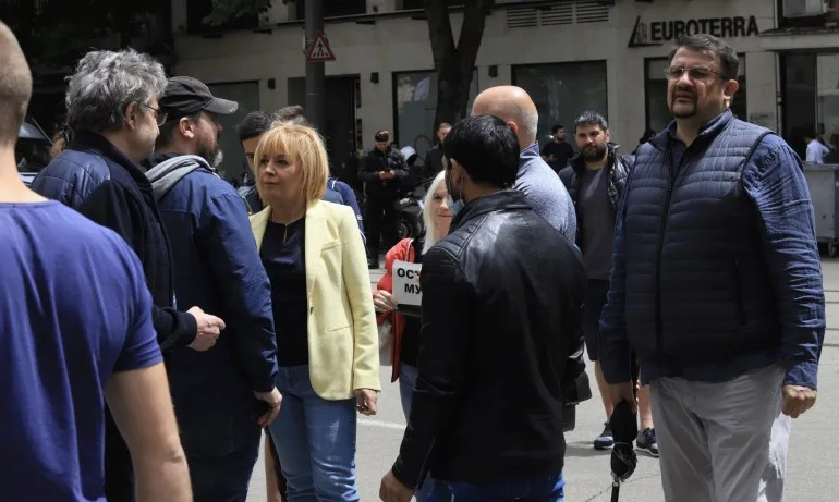 Мрежата: Кога ДБ и Мутрите ще протестират заради санкциите срещу Божков и Пеевски? - Tribune.bg