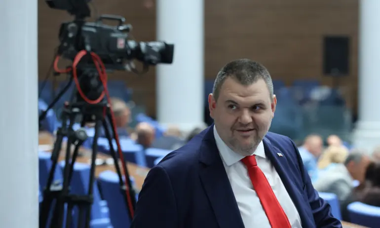 Пеевски: Ако Борисов реши да управлява с ПП-ДБ нека знае, че носят зестра - каруца с много кеш - Tribune.bg