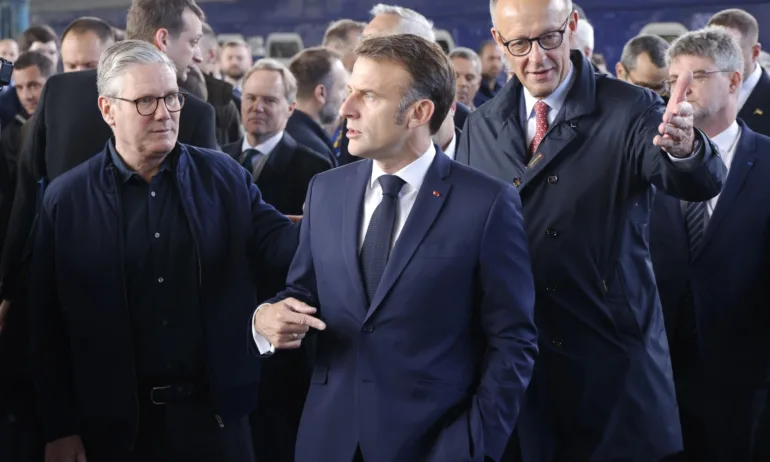 Макрон, Мерц и Стармър на безпрецедентно съвместно посещение в Киев - Tribune.bg