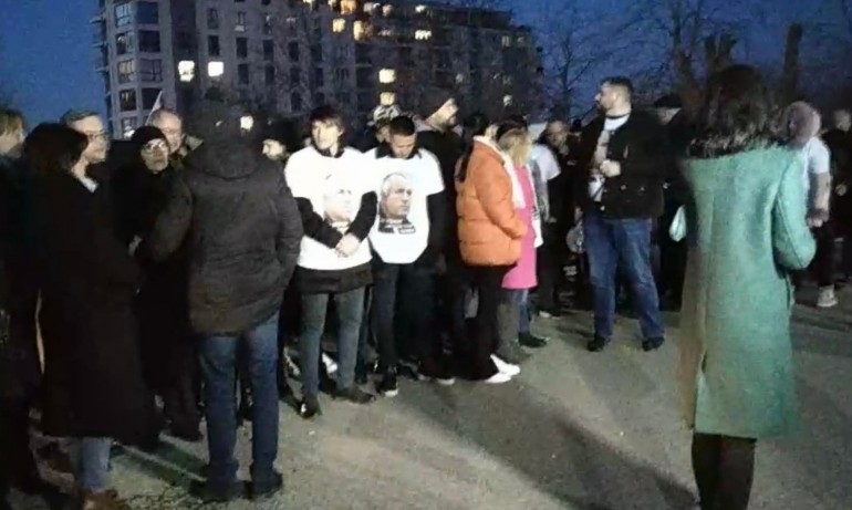 Протестиращи пред ГДНП: Оставка на Бойко Рашков, искаме си Борисов! - Tribune.bg