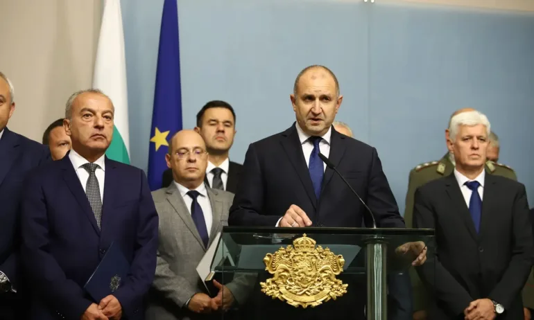 Радев: Референдуми в зона на военни действия са пълен абсурд и България няма да ги признае - Tribune.bg
