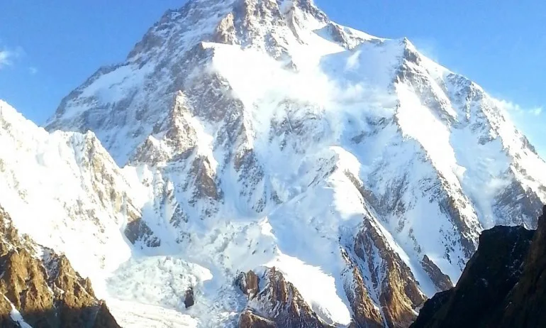 Утре подновяват операцията по издирване на тримата изчезнали алпинисти на К2 - Tribune.bg
