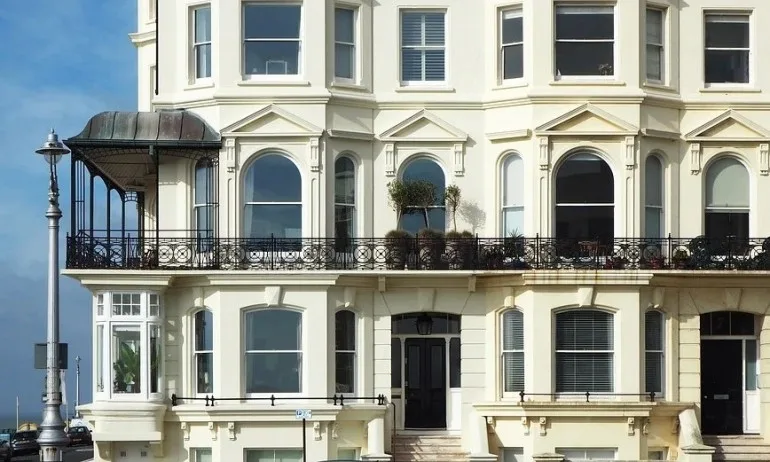 Ромео и Жулиета се връщат на мода: Бум на сватбите на балкони - Tribune.bg