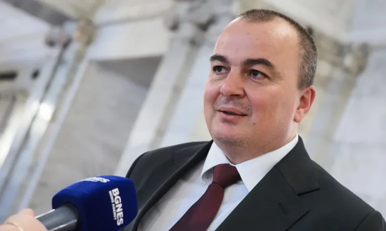 Министър Абровски категоричен за опитите за натиск над земеделците: Виновните ще си понесат наказанието - Tribune.bg