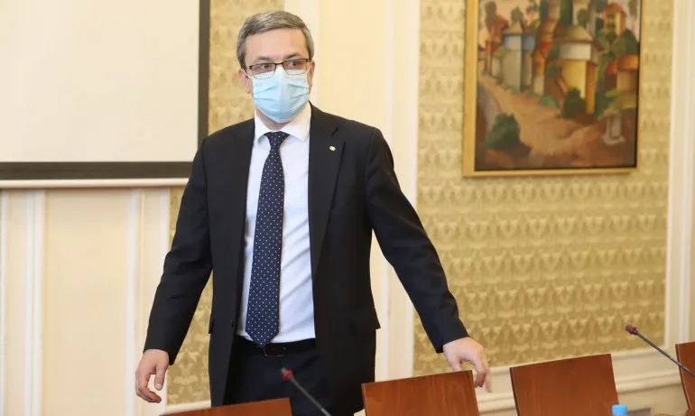 Биков: Ролята на Трифонов на морален стожер и борец срещу мутрите не е автентичен - Tribune.bg