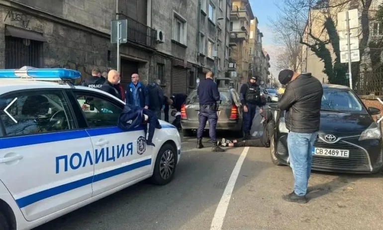 Акция в центъра на София, задържаха криминално проявени братя - Tribune.bg