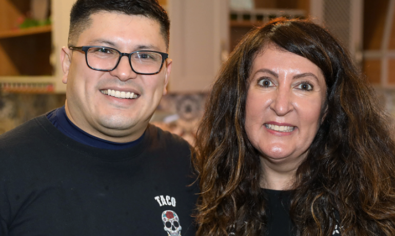 Посланикът на САЩ в България Херо Мустафа се хвали със сънародник, който гони българската мечта - Tribune.bg