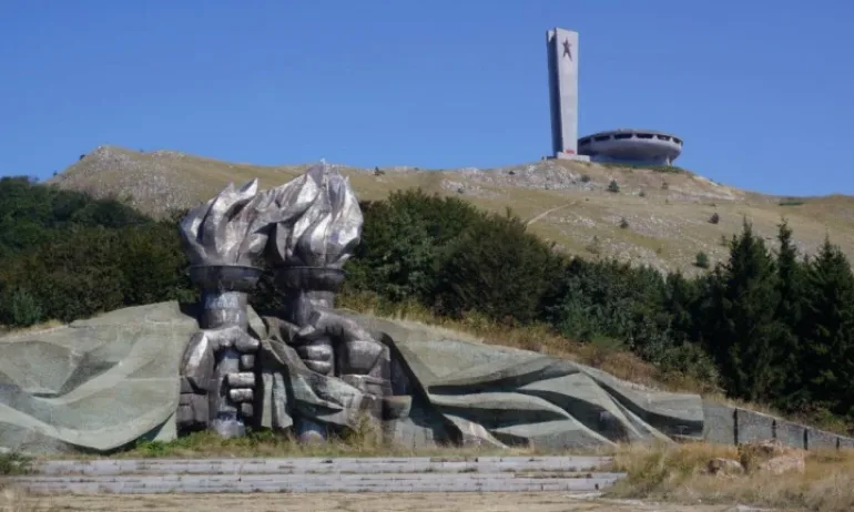 Референдумът за съдбата на паметника на Бузлуджа ще се проведе на 17 ноември - Tribune.bg