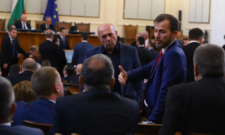 50 от ПП ще се изказват по заглавието Изборен кодекс, да се казвал Закон, позволяващ извращение - Tribune.bg