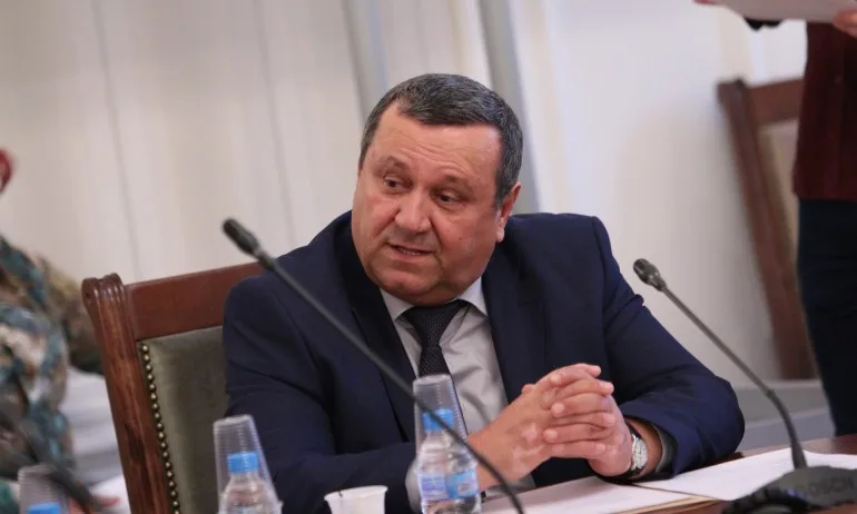 Адемов: Страховете от коронавируса са пресилени и създават организиран хаос - Tribune.bg