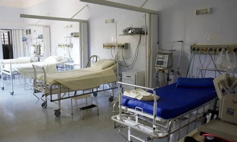 В Румъния спират приема на пациенти освен при спешни случаи - Tribune.bg