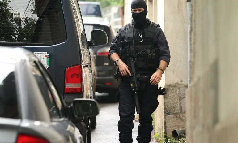 Арест за близки до Божков, той обяви, че са негови бивши служители - Tribune.bg