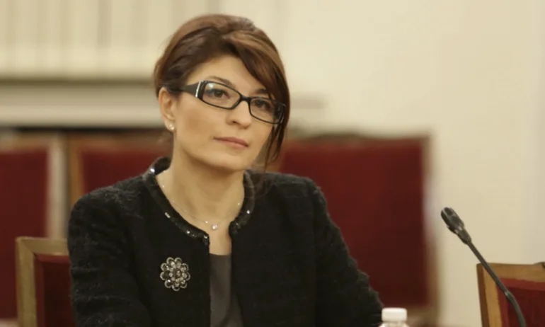 Атанасова: С ДПС не сме водили разговор за конструиране на бъдещо управление - Tribune.bg