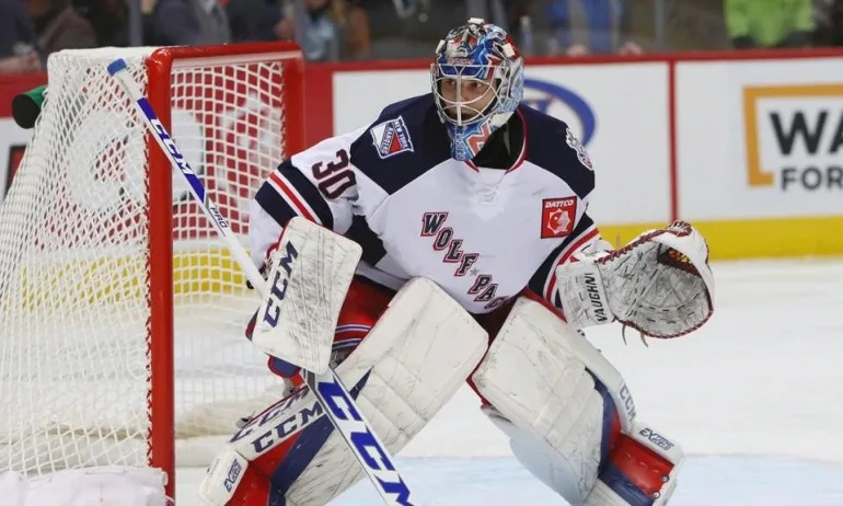 Българин се сби със съотборник след мач в НХЛ - Tribune.bg