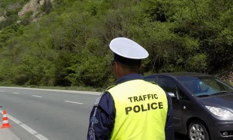 Повече пътна полиция по пътищата към границата със Сърбия - Tribune.bg
