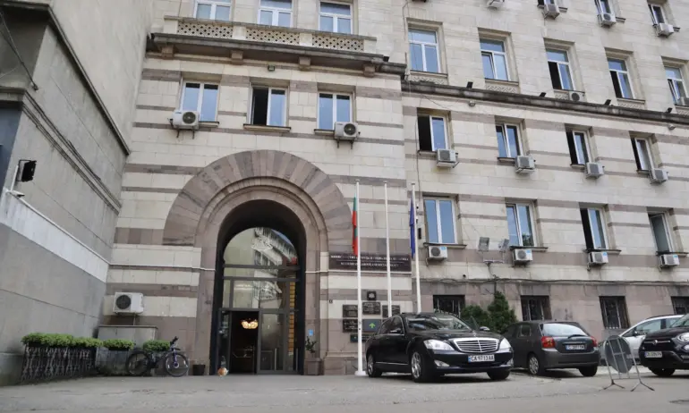 Шалапатова отговори на ИНТ: 200 хил. не са похарчени за 6 души политически кабинет, а за 9 - Tribune.bg