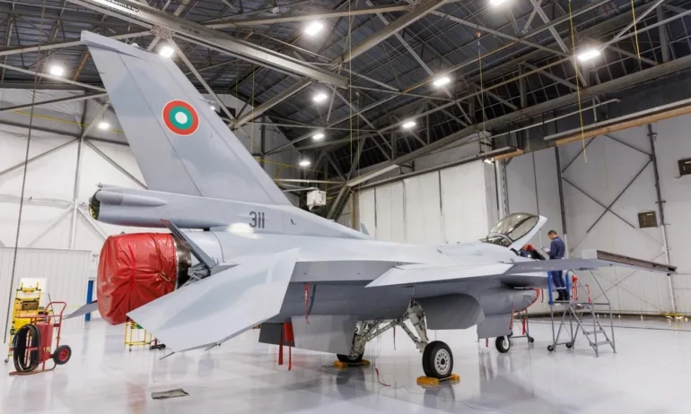 До края на годината ще получим изтребителите Ф-16 - Tribune.bg