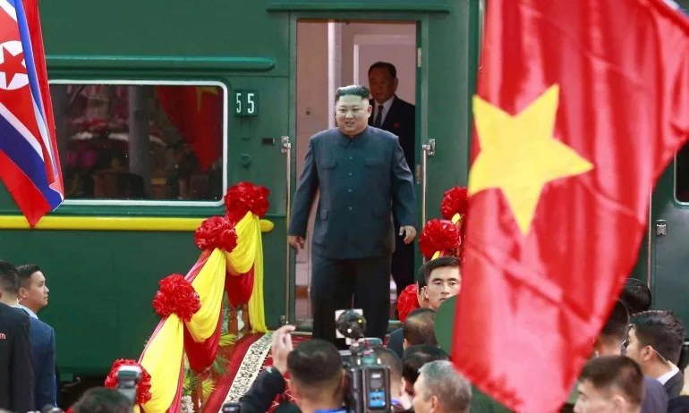 Ким Чен-ун пристигна във Виетнам за срещата с Тръмп - Tribune.bg