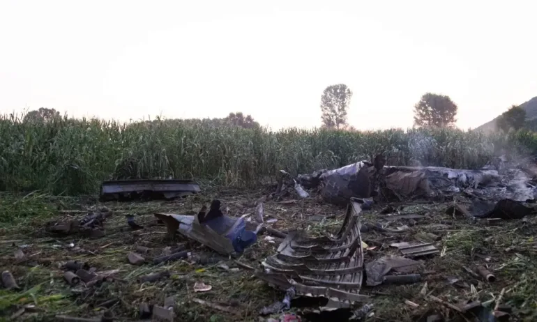 След авиокатастрофата край Кавала: Няма опасни вещества, но има разпръснати боеприпаси - Tribune.bg