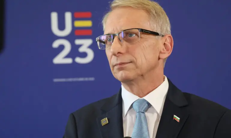 Денков: Тагарев е малко по-остър в изказа, но си върши работата като военен министър - Tribune.bg