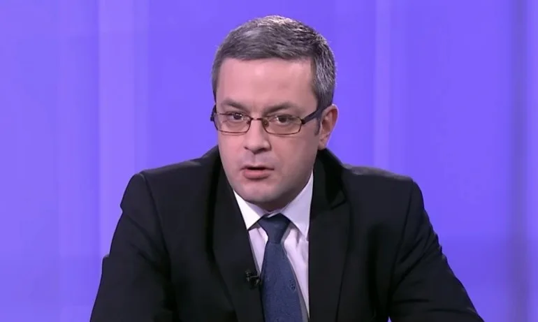 Тома Биков: Радев наруши радиомълчанието, изпусна си нервите - Tribune.bg