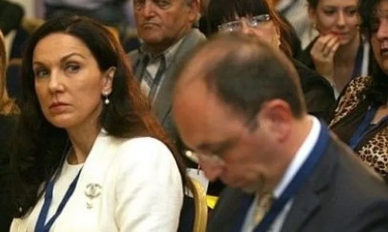 Антония Първанова в яростна защита на Трифонов - Tribune.bg