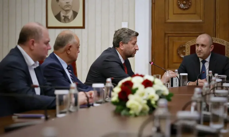 Журналист: До вчера ДБ бяха в управлението и не изпратиха военна помощ на Украйна, сега се сетили - Tribune.bg