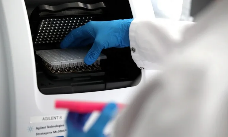 Отново над 20 % положителни тестове за коронавирус, заразените са 2541 - Tribune.bg