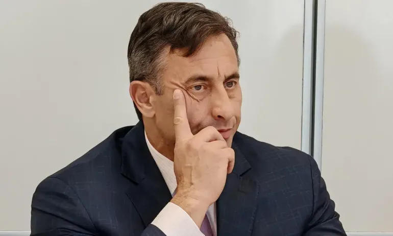 Румен Спецов беше вписан в Търговския регистър като особен управител на Лукойл - Tribune.bg