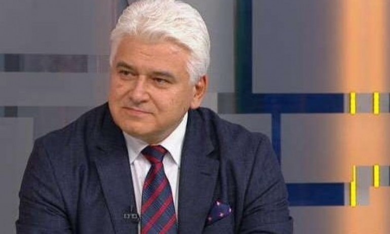 Бивш конституционен съдия: Няма кой да санкционира депутатите без зелен сертификат - Tribune.bg