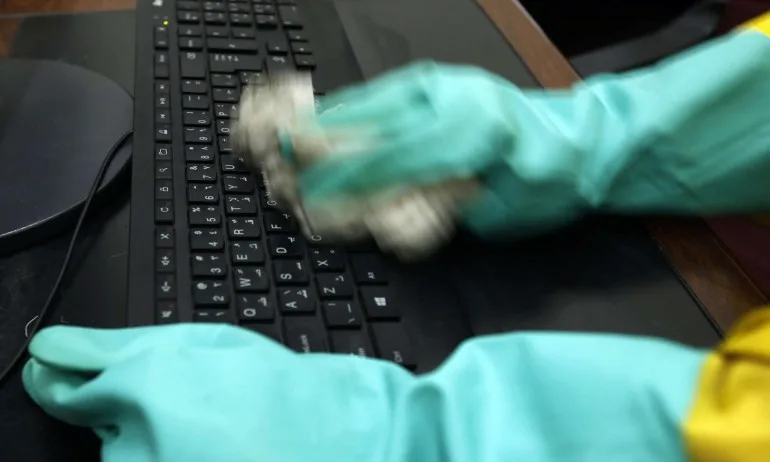 Неподозиращи граждани се оказаха преброители на ДБ, партията видя злонамереност - Tribune.bg